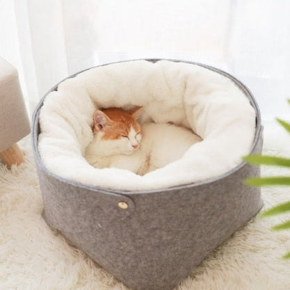 Pouch Bed